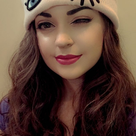 Meet your Posher, Angela - Picture 3 of 3